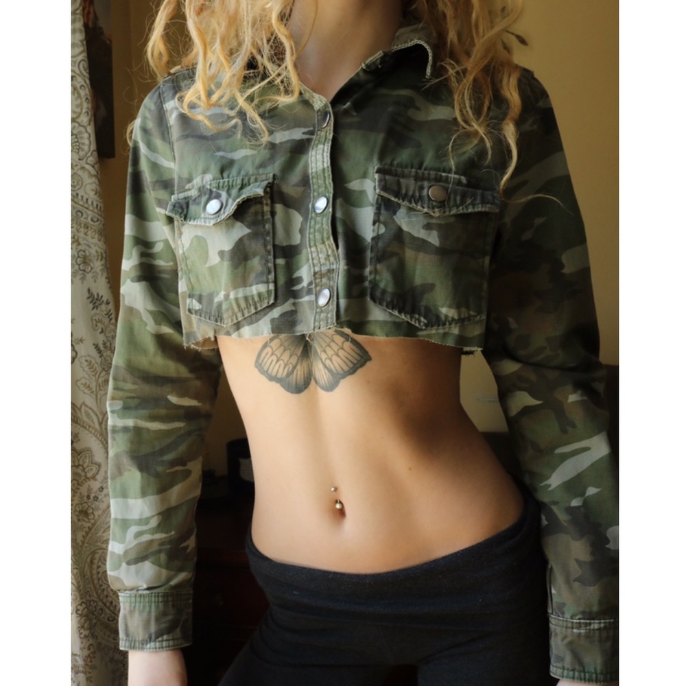 Forever 21 Army Green Camouflage Crop Top Jacket !